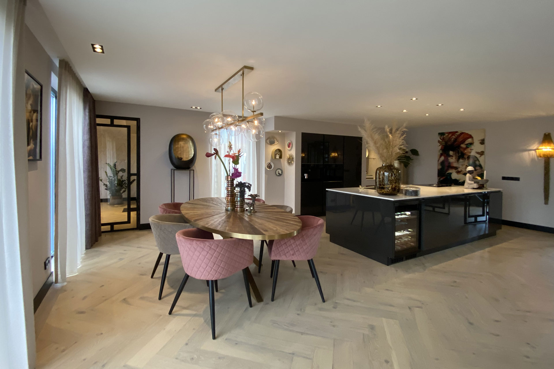 Uptown Residence - Sarican Design Studio